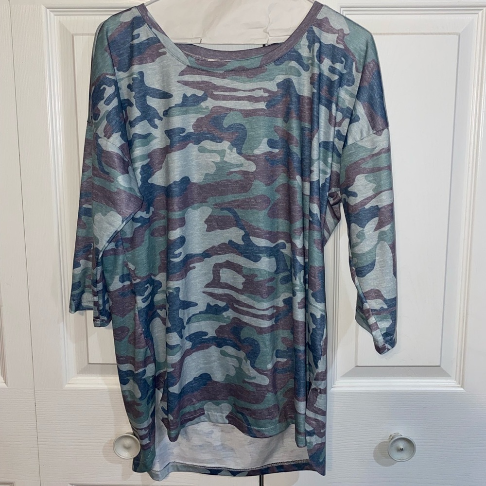 Medium women’s camo shirt